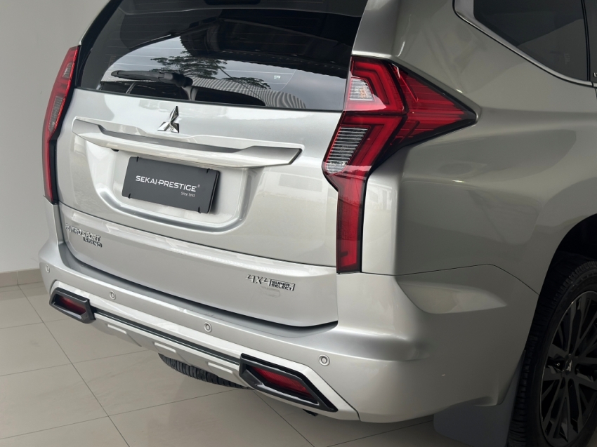 mitsubishi pajero sport legend 2024