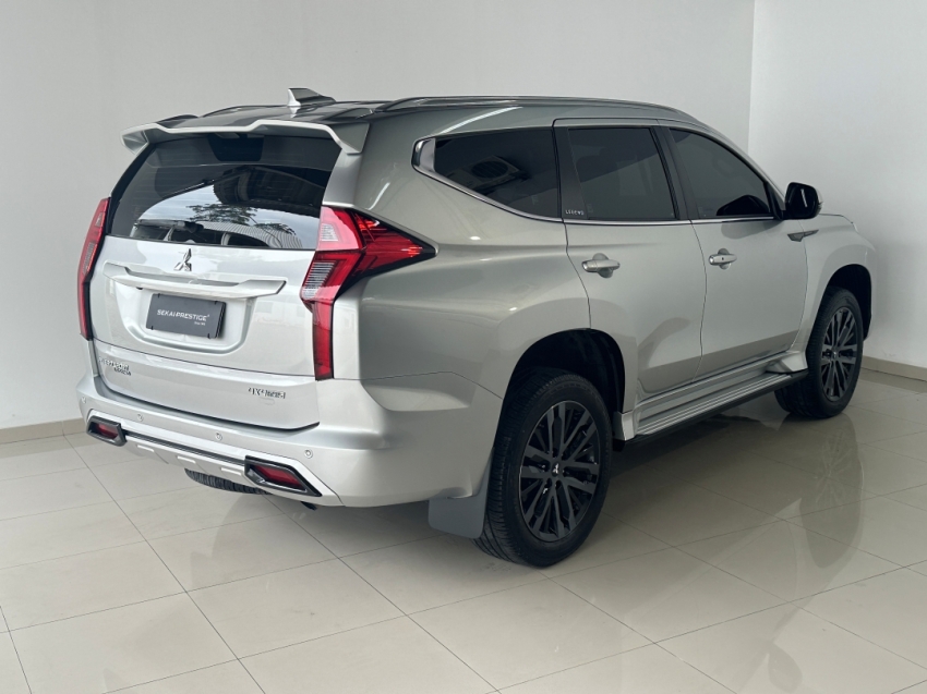 mitsubishi pajero sport legend 2024