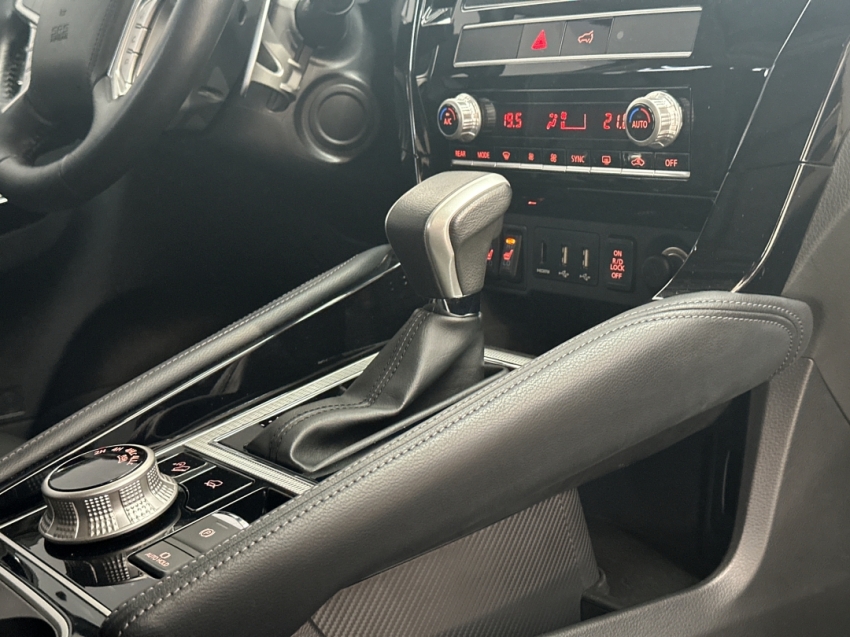 mitsubishi pajero sport legend 2024