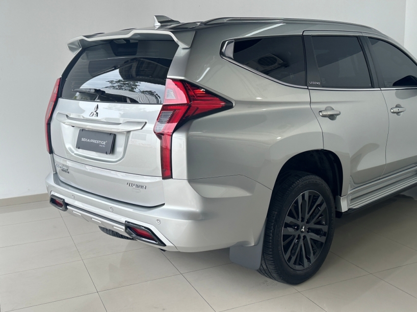 mitsubishi pajero sport legend 2024