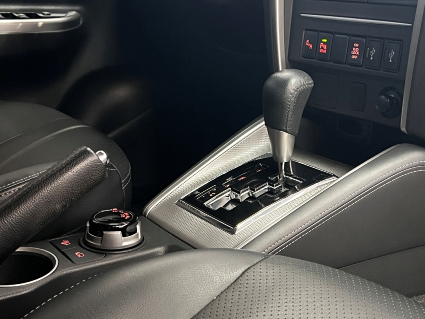 mitsubishi l200 triton sport hpes 2025