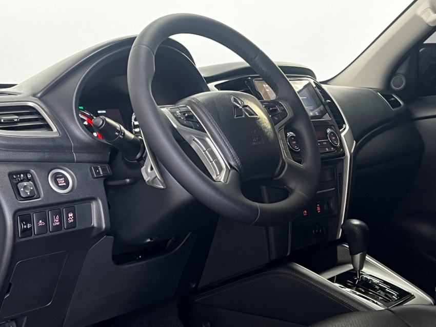 mitsubishi l200 triton sport hpes 2025