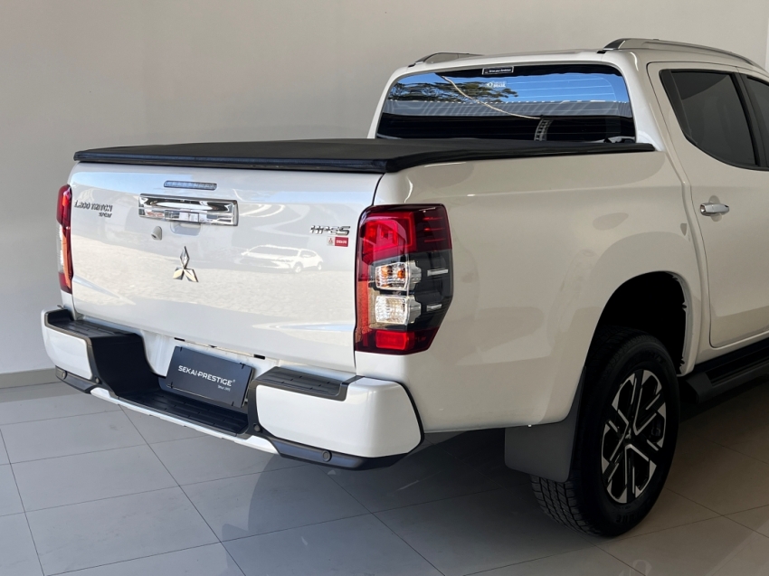 mitsubishi l200 triton sport hpes 2025