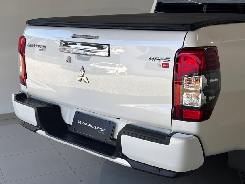 mitsubishi l200 triton sport hpes 2025