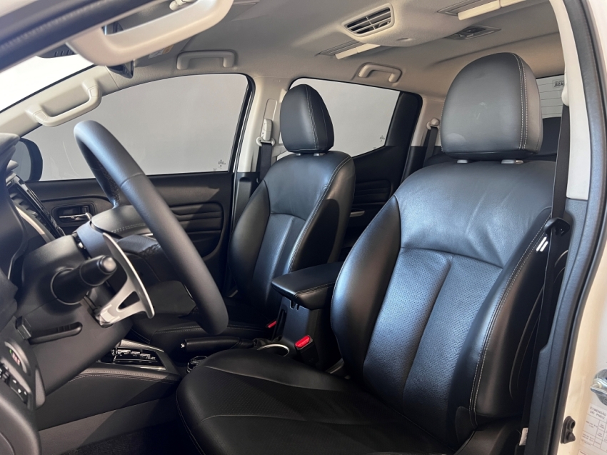mitsubishi l200 triton sport hpes 2025