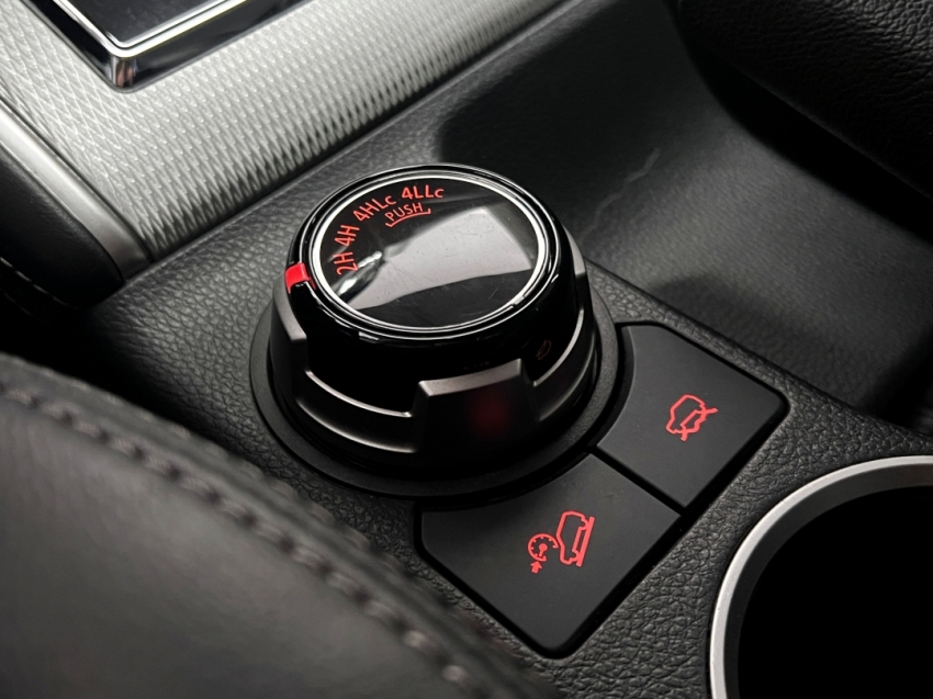 mitsubishi l200 triton sport hpes 2025