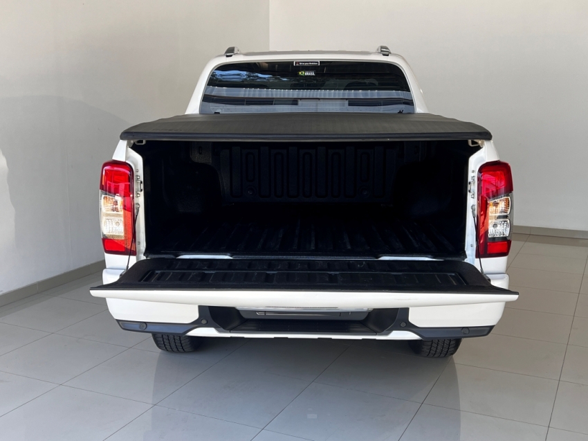 mitsubishi l200 triton sport hpes 2025