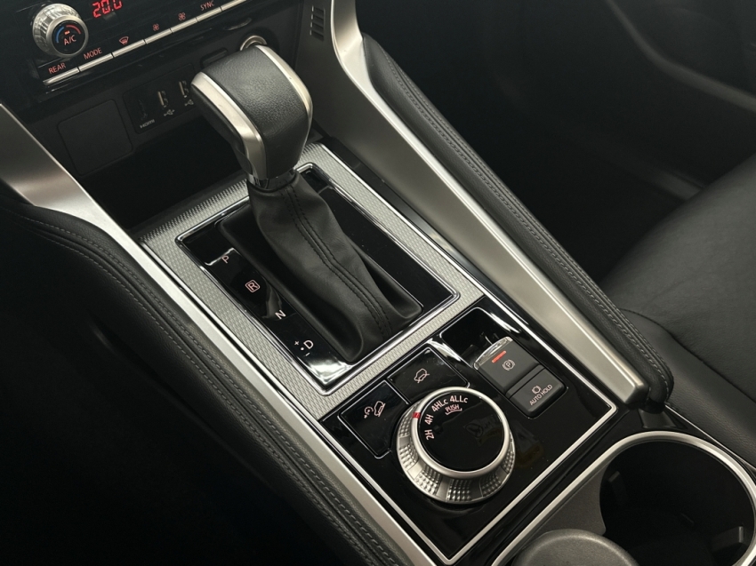 mitsubishi pajero sport hpes 2024
