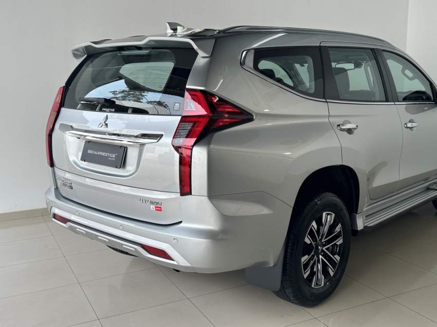 mitsubishi pajero sport hpes 2024