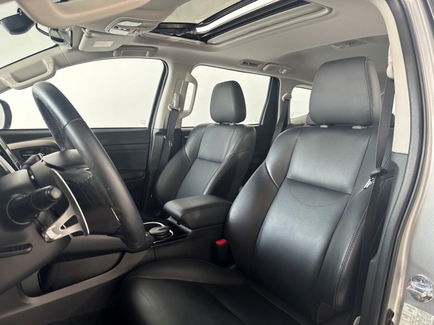 mitsubishi pajero sport hpes 2024