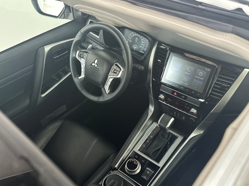 mitsubishi pajero sport hpes 2024