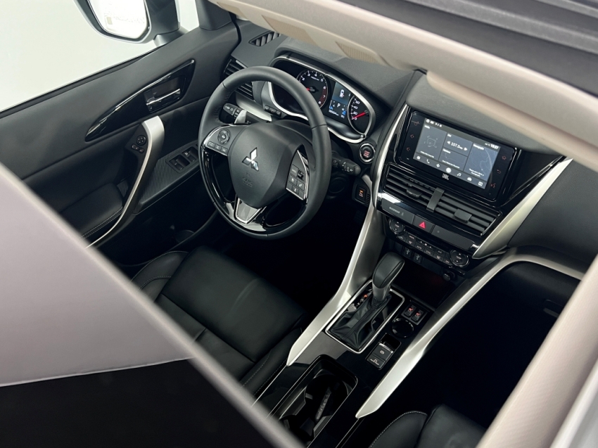 mitsubishi eclipse cross hpes 2025