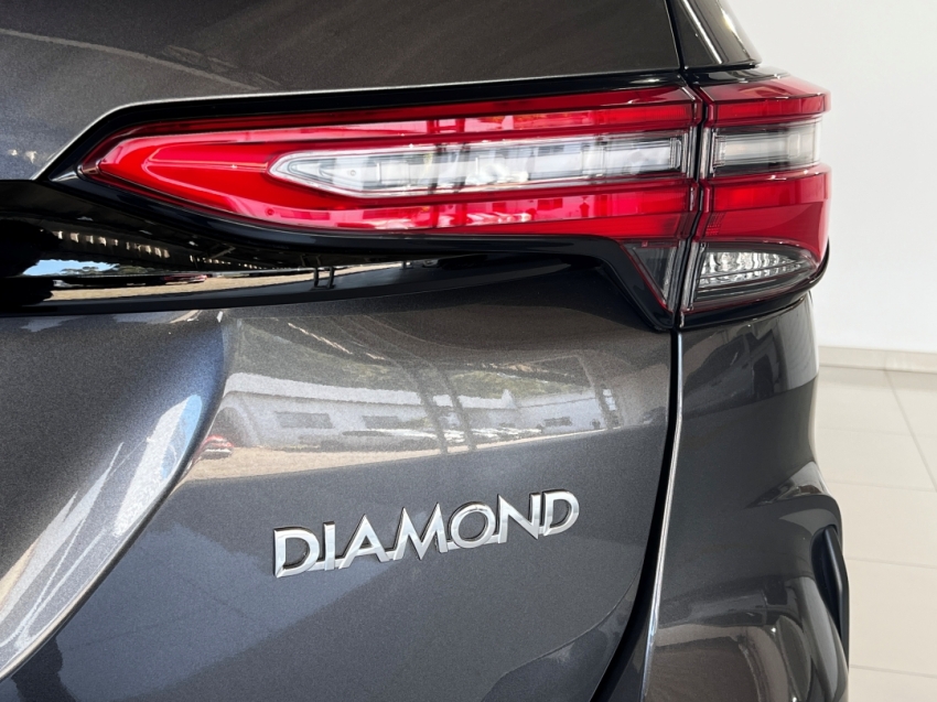 toyota hilux sw4 diamond 2024