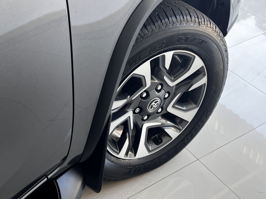toyota hilux sw4 diamond 2024