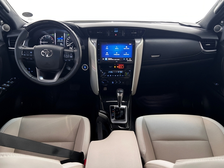 toyota hilux sw4 diamond 2024