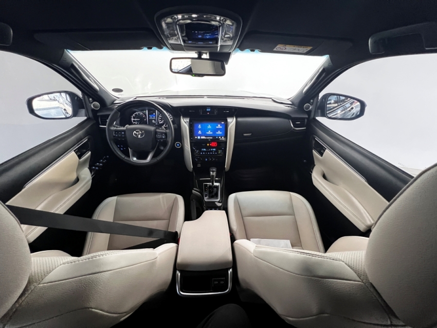 toyota hilux sw4 diamond 2024
