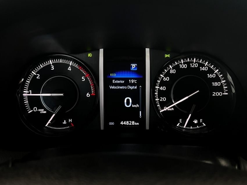 toyota hilux sw4 diamond 2024