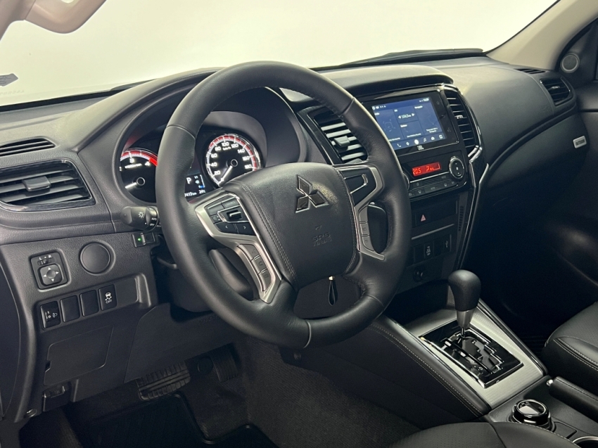 mitsubishi l200 triton sport outdoor plus 2025