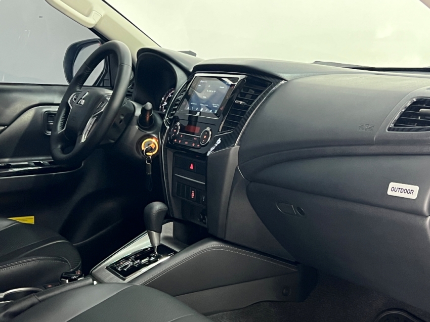 mitsubishi l200 triton sport outdoor plus 2025