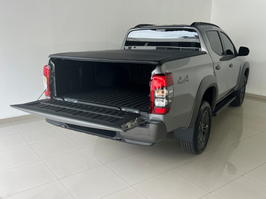 mitsubishi l200 triton sport outdoor plus 2025