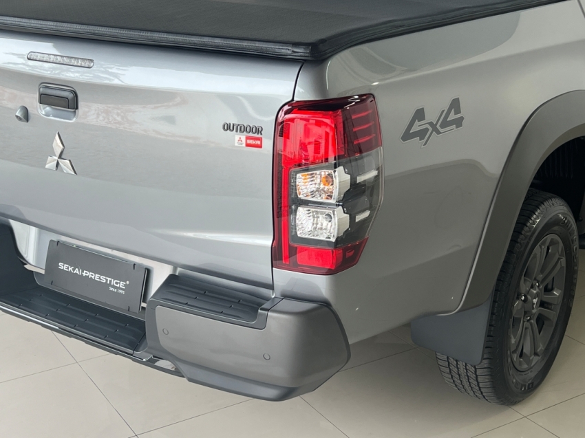 mitsubishi l200 triton sport outdoor plus 2025