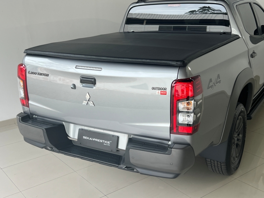 mitsubishi l200 triton sport outdoor plus 2025
