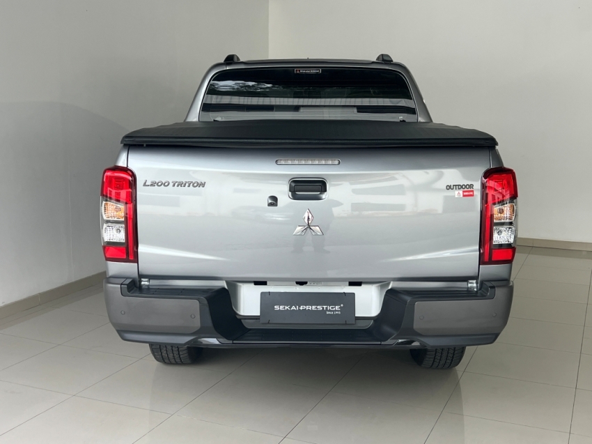 mitsubishi l200 triton sport outdoor plus 2025