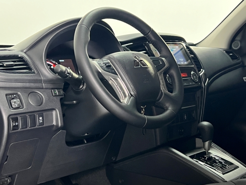 mitsubishi l200 triton sport outdoor plus 2025