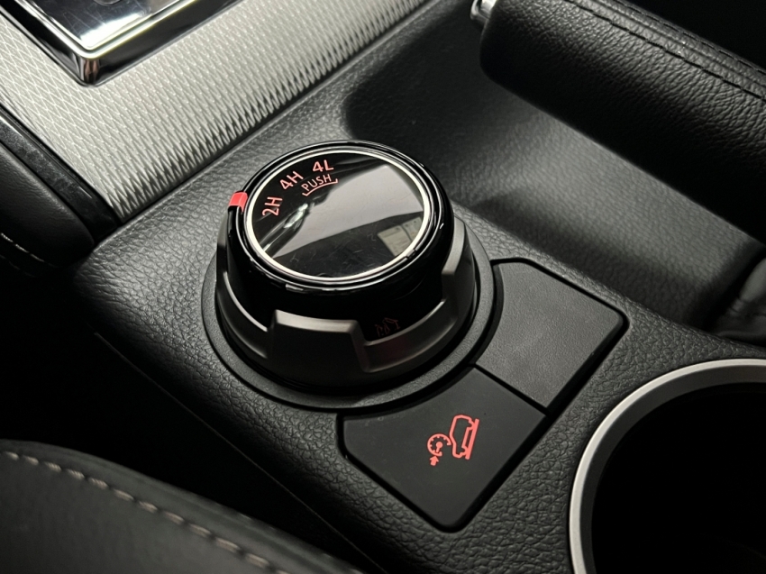 mitsubishi l200 triton sport outdoor plus 2025