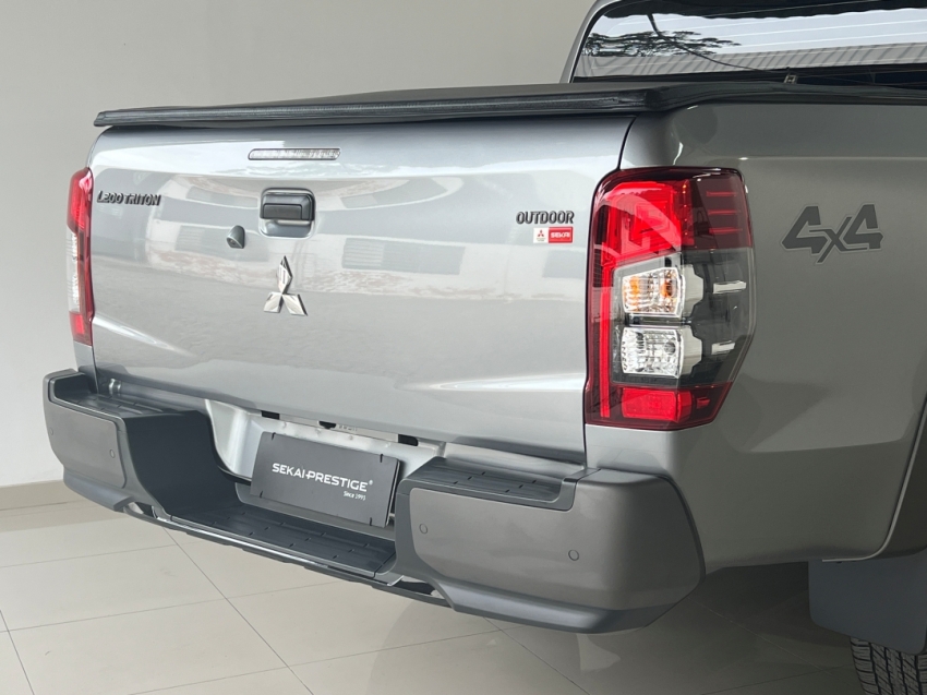 mitsubishi l200 triton sport outdoor plus 2025