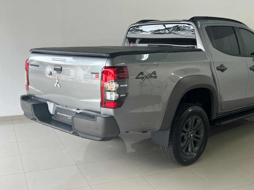 mitsubishi l200 triton sport outdoor plus 2025