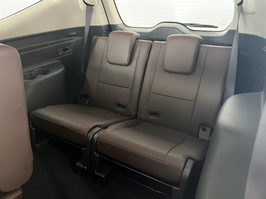 mitsubishi pajero sport legend black 2024