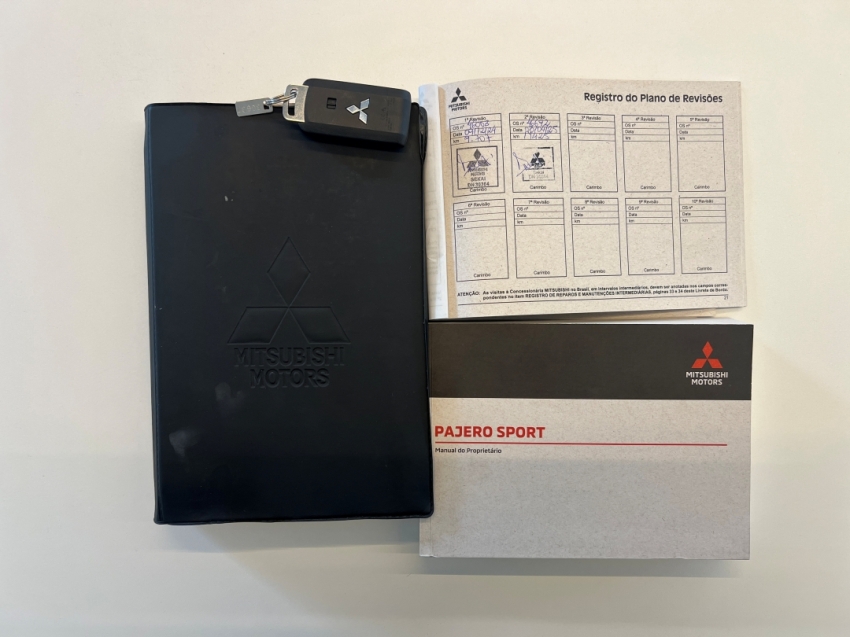 mitsubishi pajero sport legend black 2024