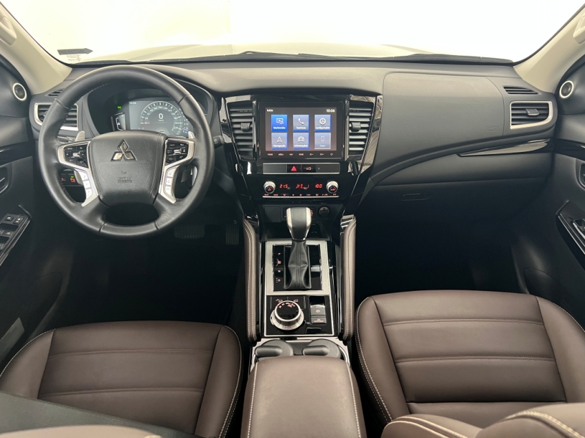 mitsubishi pajero sport legend black 2024