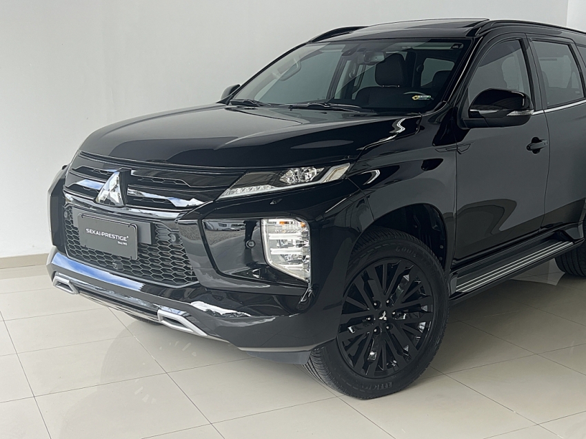 mitsubishi pajero sport legend black 2024