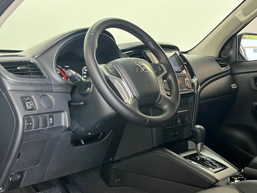 mitsubishi l200 triton sport outdoor plus 202522