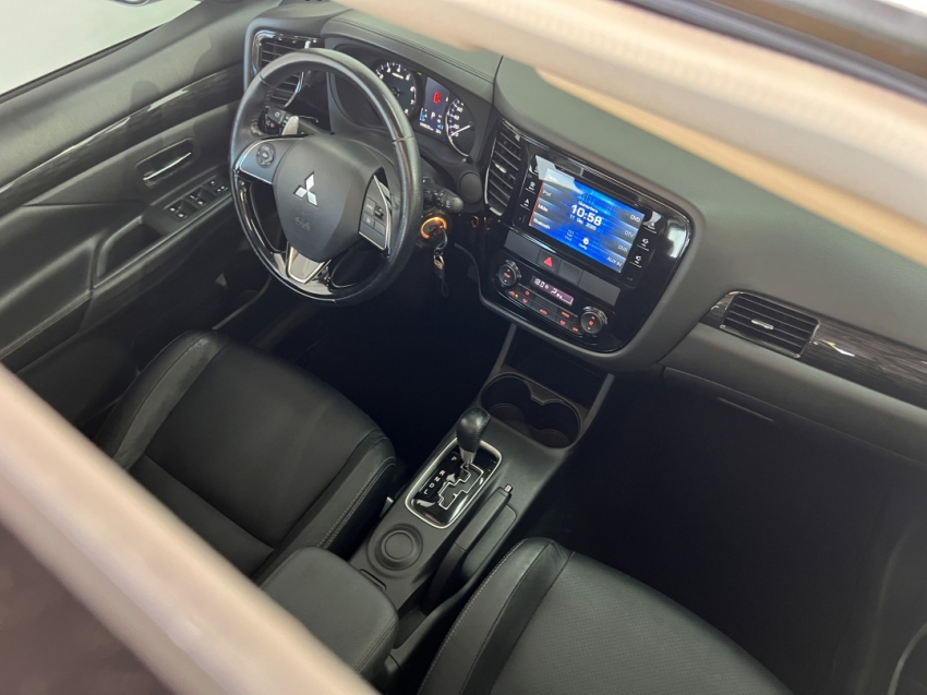 mitsubishi outlander 2.0 201629