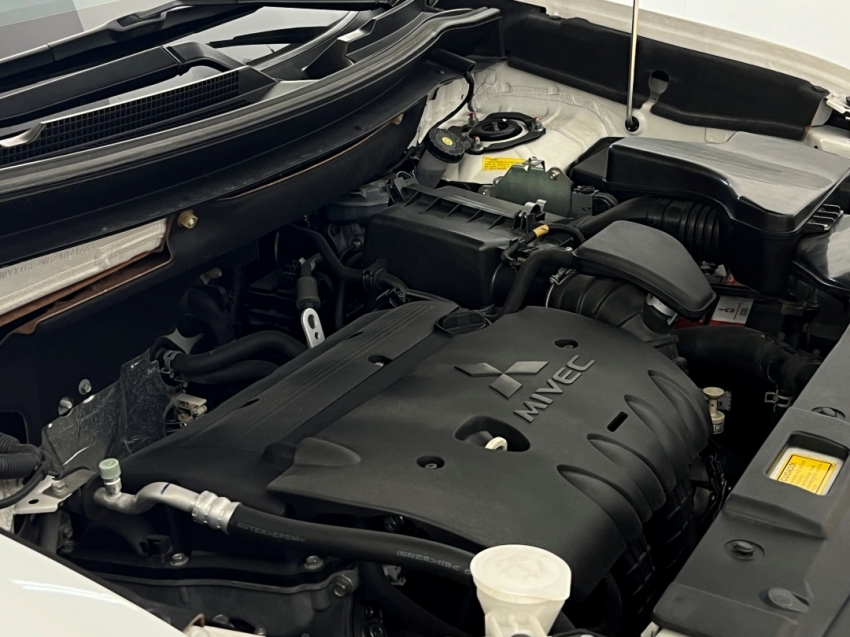 mitsubishi outlander 2.0 201623