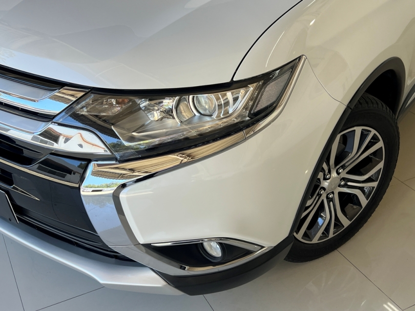 mitsubishi outlander 2.0 201628