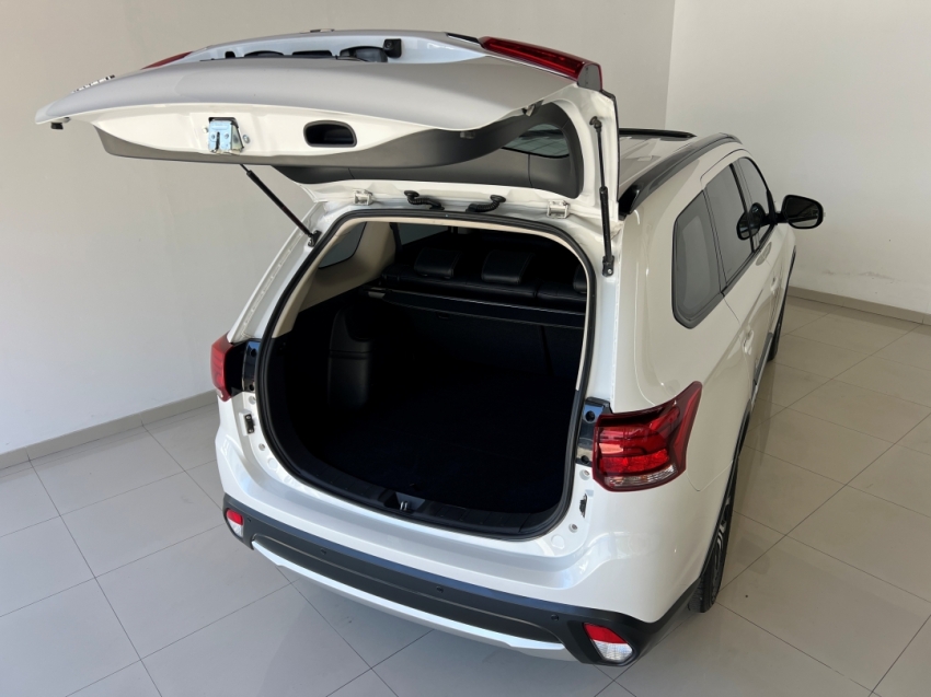 mitsubishi outlander 2.0 201615