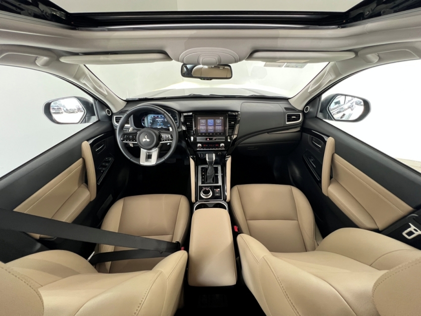 mitsubishi pajero sport legend 202525