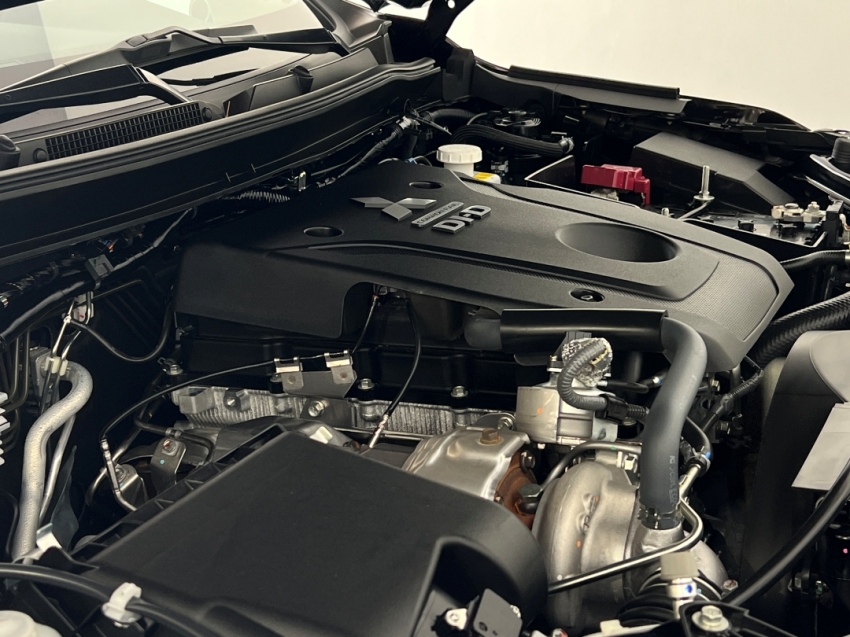 mitsubishi pajero sport legend 202529