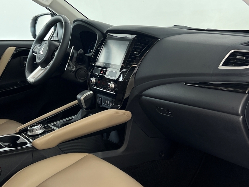 mitsubishi pajero sport legend 202526