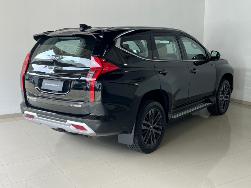 mitsubishi pajero sport legend 20252