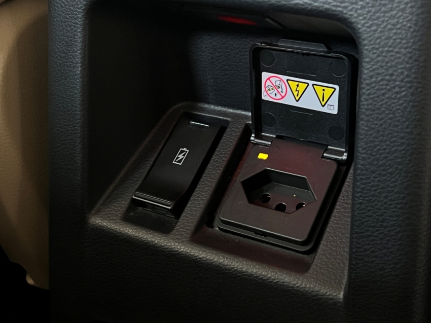 mitsubishi pajero sport legend 202528