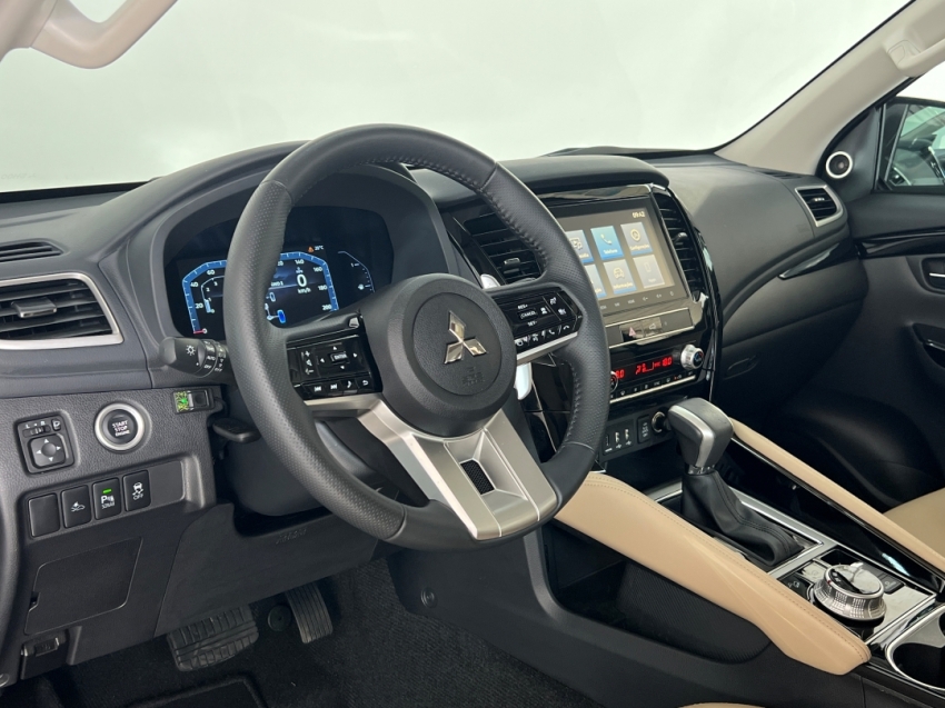 mitsubishi pajero sport legend 20254