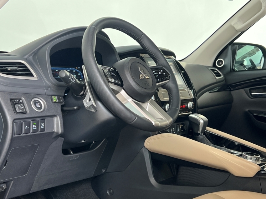 mitsubishi pajero sport legend 202524