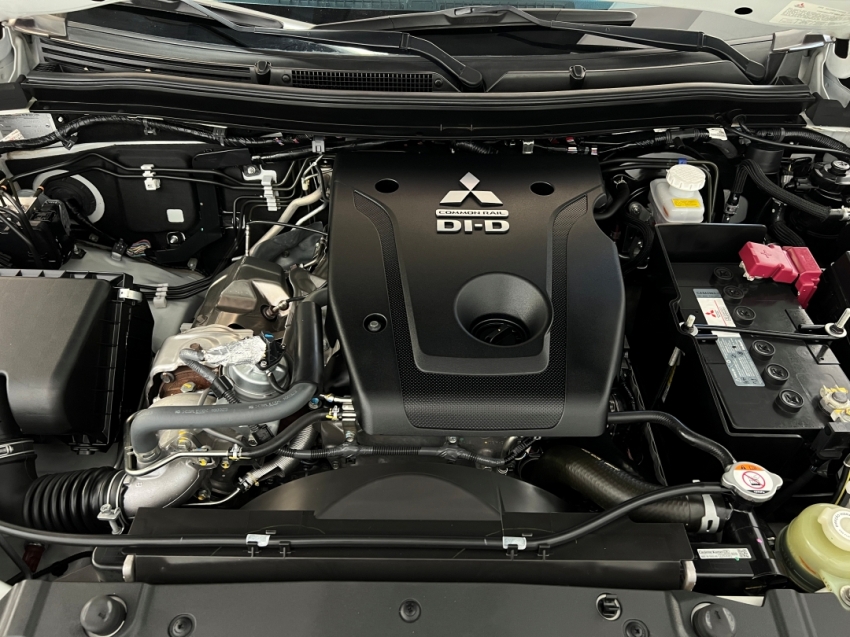 mitsubishi l200 triton sport hpe 202413