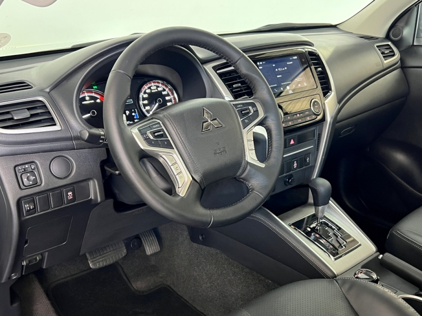 mitsubishi l200 triton sport hpe 20244