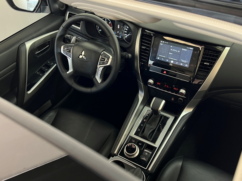 mitsubishi pajero sport hpe 202433